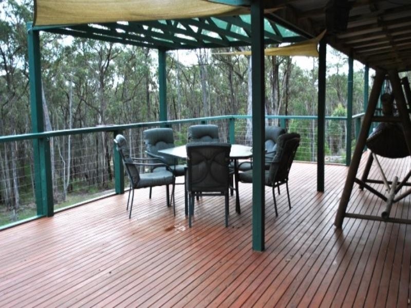 75 Howlett Rd, Ross Creek VIC 3351