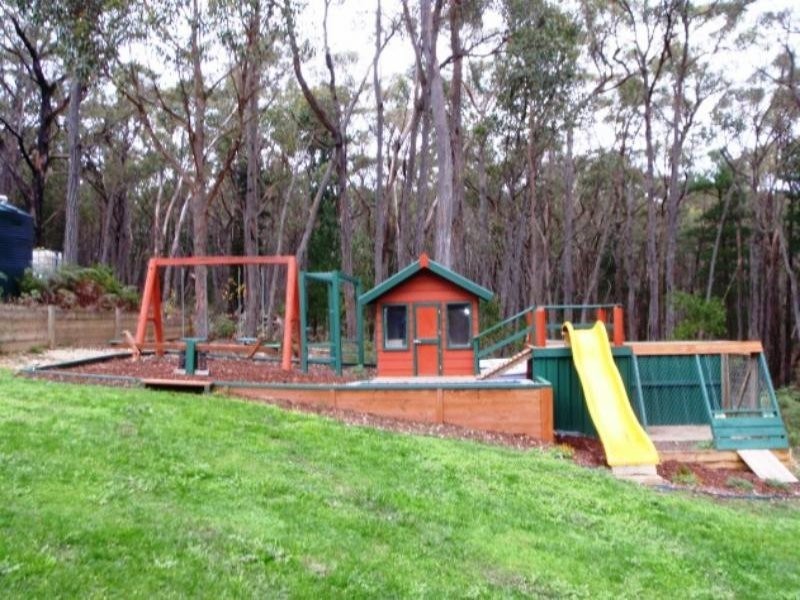 75 Howlett Rd, Ross Creek VIC 3351