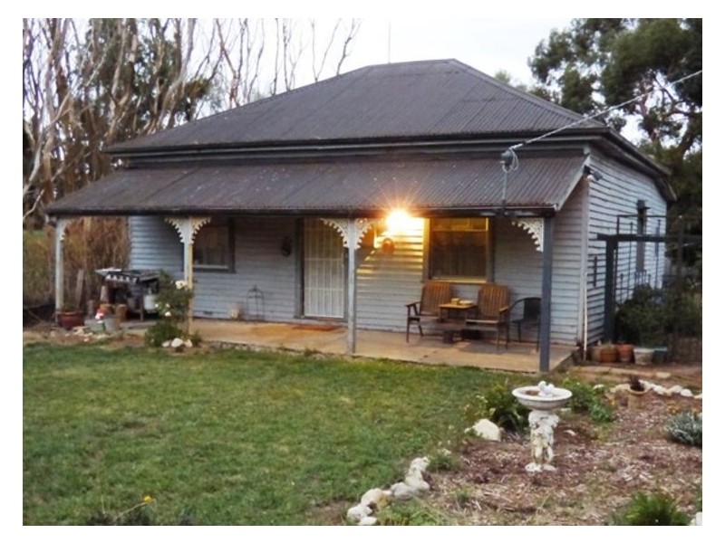 2048 Sunraysia Hwy, Waubra VIC 3352