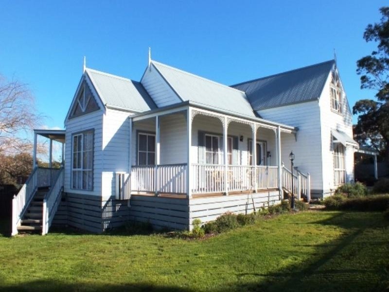 33 Sturt St, Beaufort VIC 3373