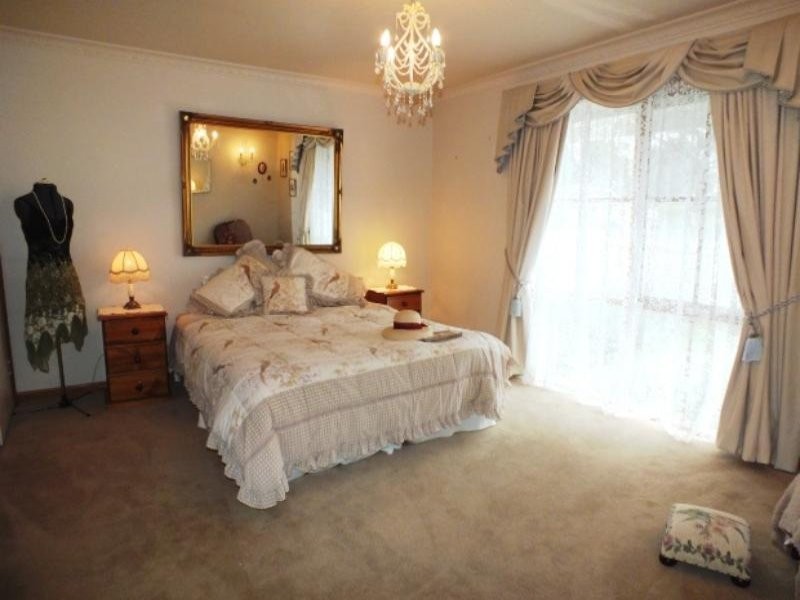 33 Sturt St, Beaufort VIC 3373