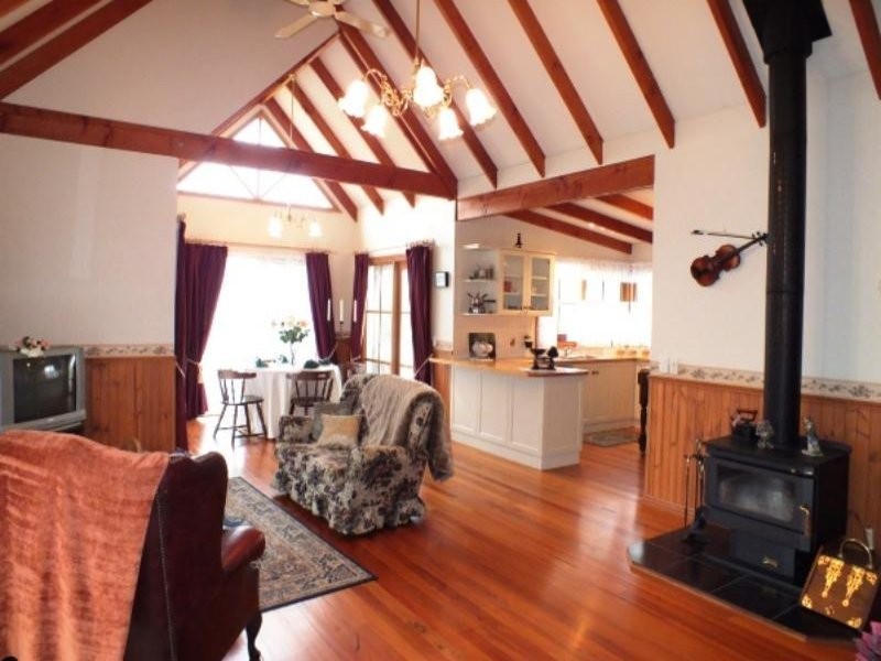 33 Sturt St, Beaufort VIC 3373