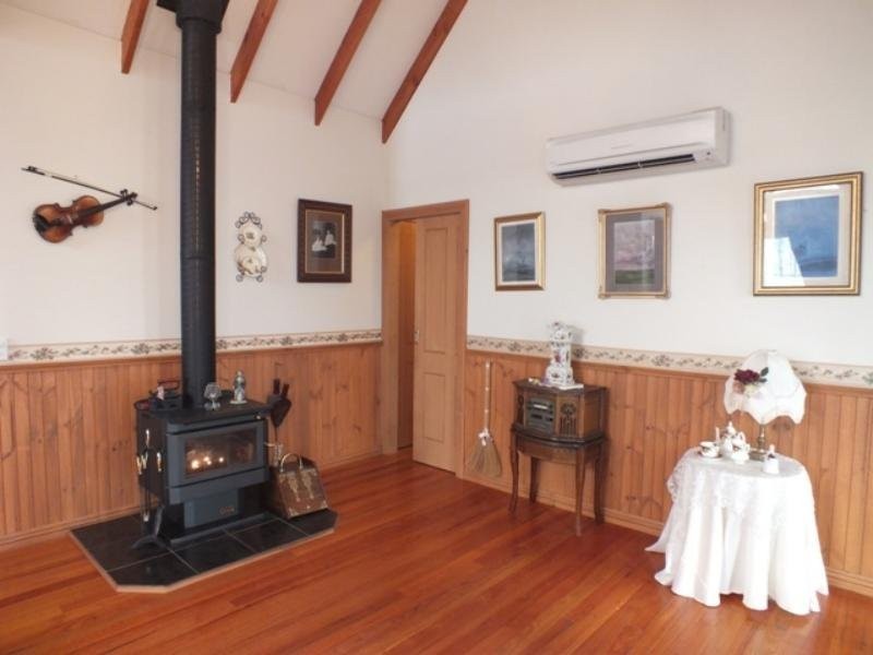 33 Sturt St, Beaufort VIC 3373