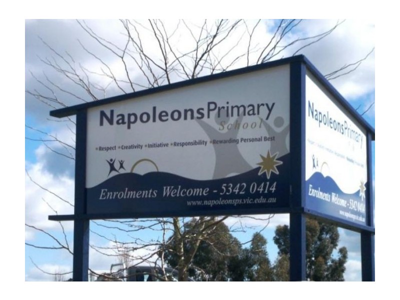 4 Woodlands Rd, Enfield VIC 3352