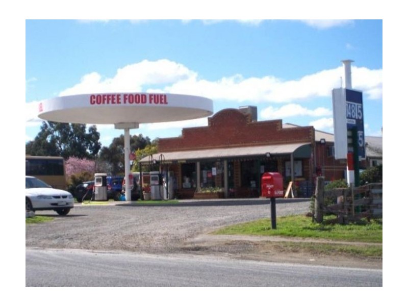 4 Woodlands Rd, Enfield VIC 3352