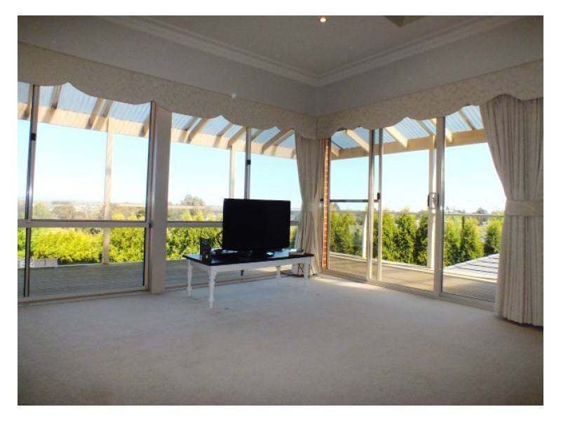 13 Pinewood Drive, Ballarat North VIC 3350