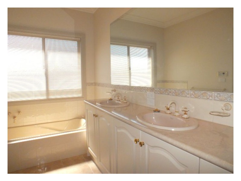 13 Pinewood Drive, Ballarat North VIC 3350