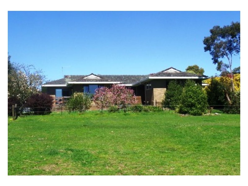 9 Hill Top Road, Brown Hill VIC 3350