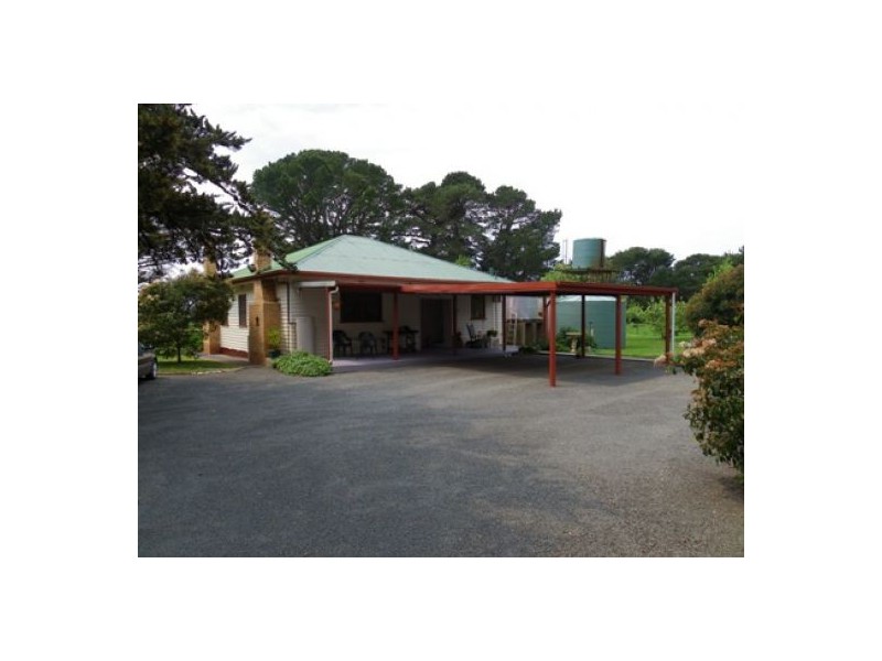 11 Crockers Lane, Beaufort VIC 3373