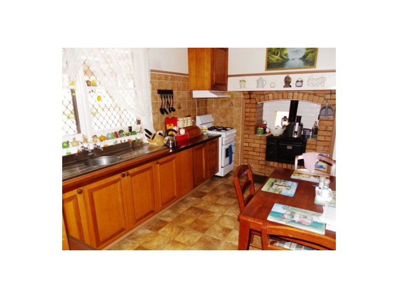 11 Crockers Lane, Beaufort VIC 3373