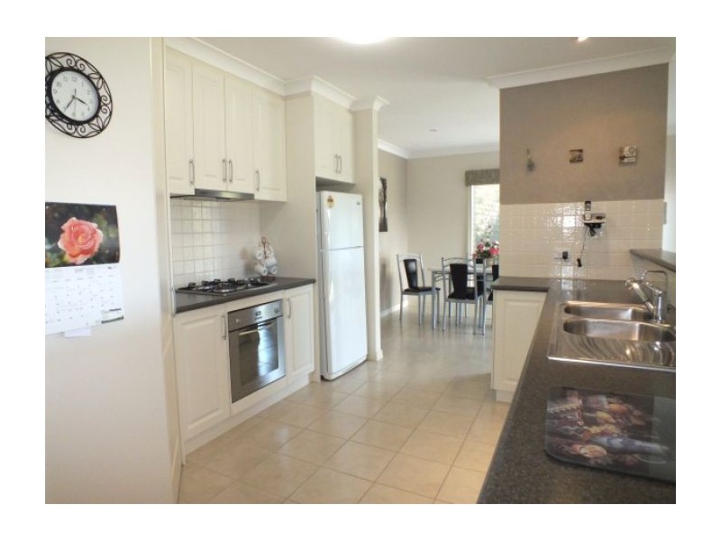 5 Chapel Cross Court, Delacombe VIC 3356