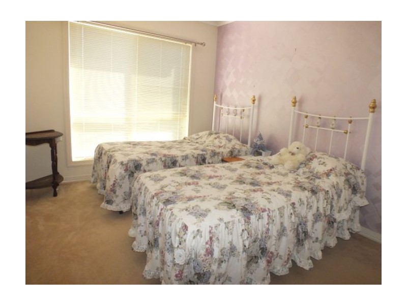 5 Chapel Cross Court, Delacombe VIC 3356