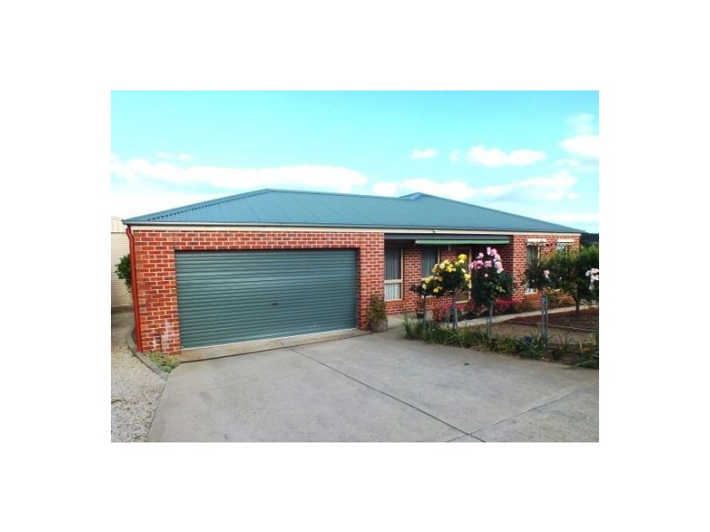 17 Rimmington Drive, Sebastopol VIC 3356