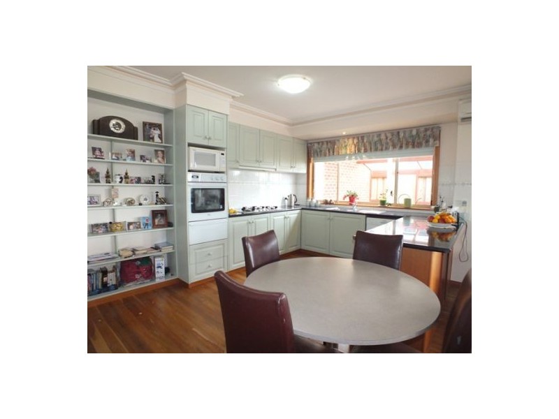 17 Rimmington Drive, Sebastopol VIC 3356