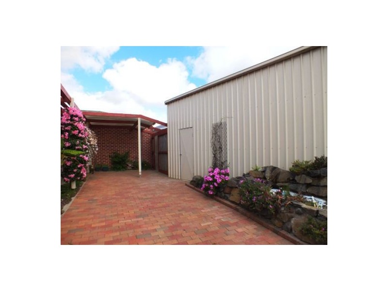 17 Rimmington Drive, Sebastopol VIC 3356