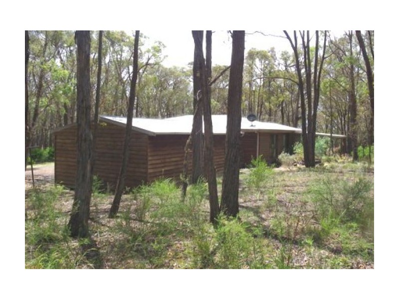 130 Blackberry, Haddon VIC 3351