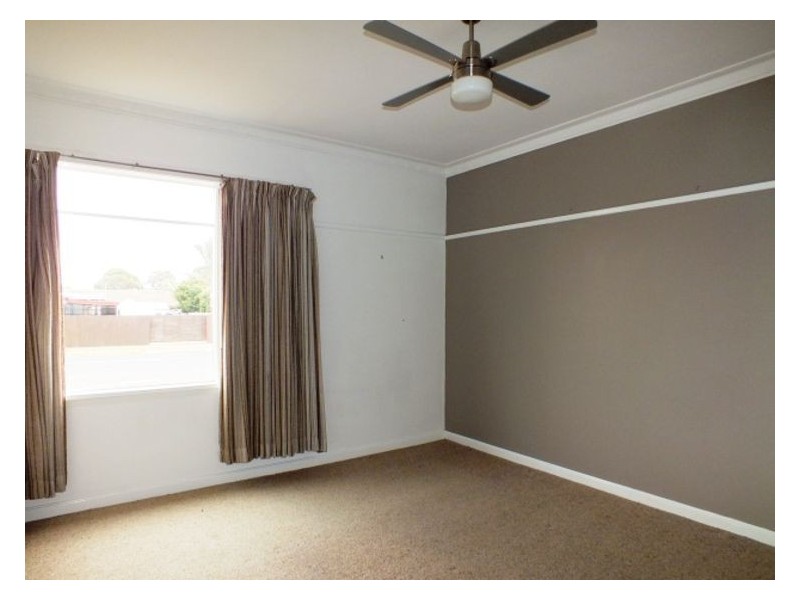 16 Rowlands Street, Sebastopol VIC 3356