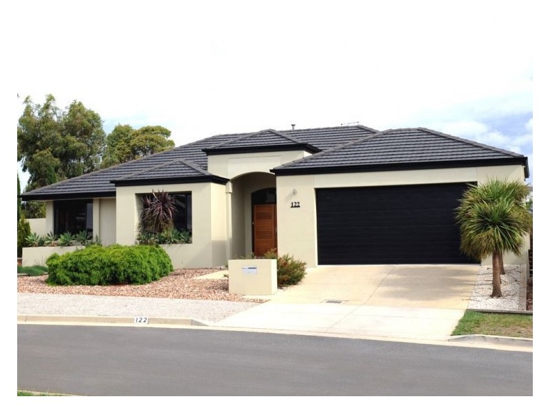 122 Canadian Lakes Boulevard, Canadian VIC 3350