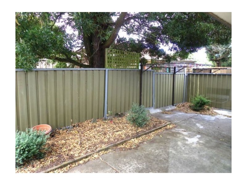 2/110 Park Street, Redan VIC 3350