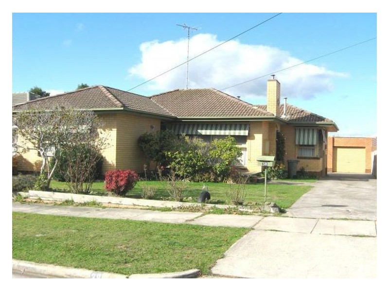 38 Eton Street, Wendouree VIC 3355