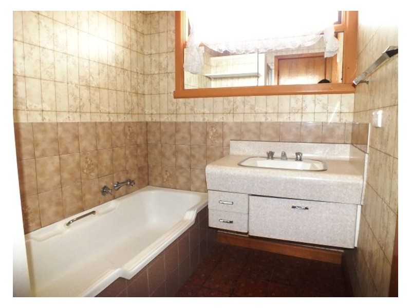 38 Eton Street, Wendouree VIC 3355