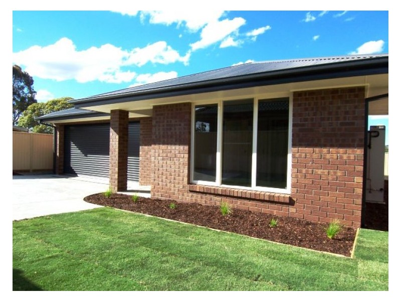 2/26 Dundas Street, Miners Rest VIC 3352