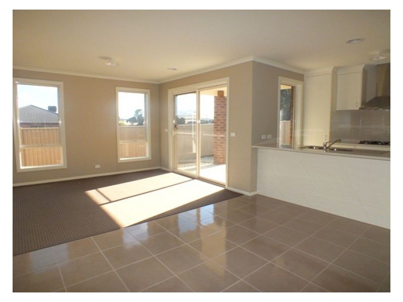 2/26 Dundas Street, Miners Rest VIC 3352