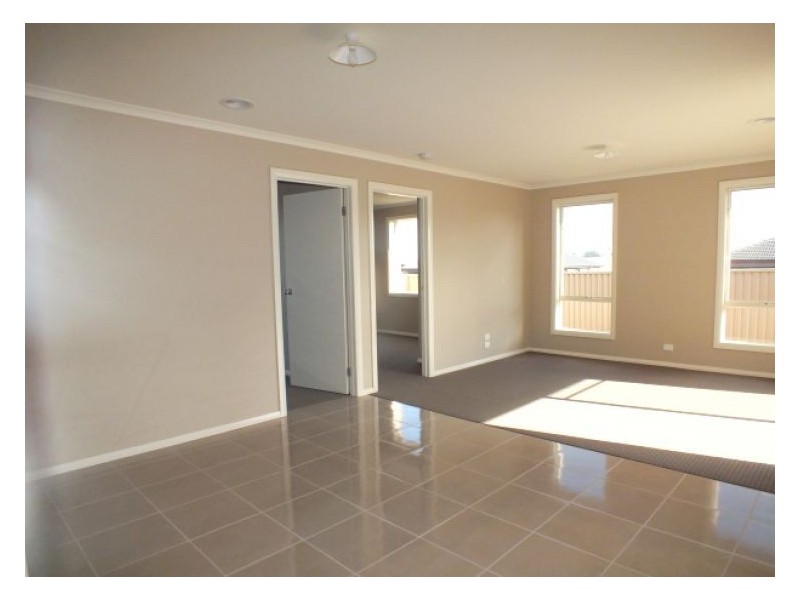 2/26 Dundas Street, Miners Rest VIC 3352