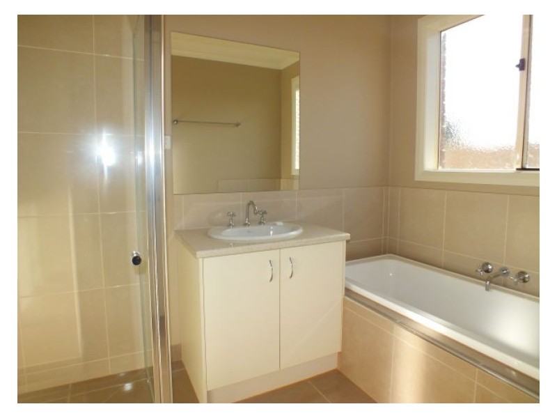 2/26 Dundas Street, Miners Rest VIC 3352