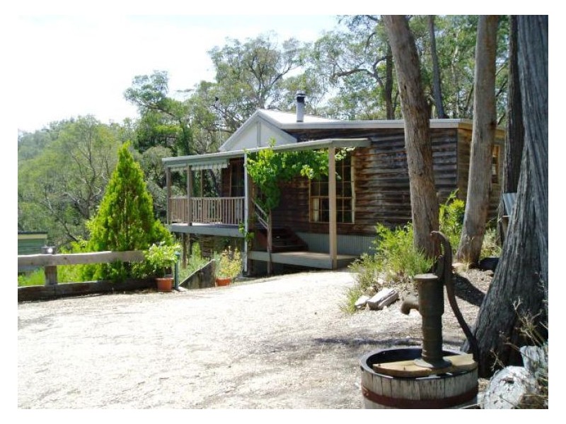 18 Forest Avenue, Hepburn Springs VIC 3461