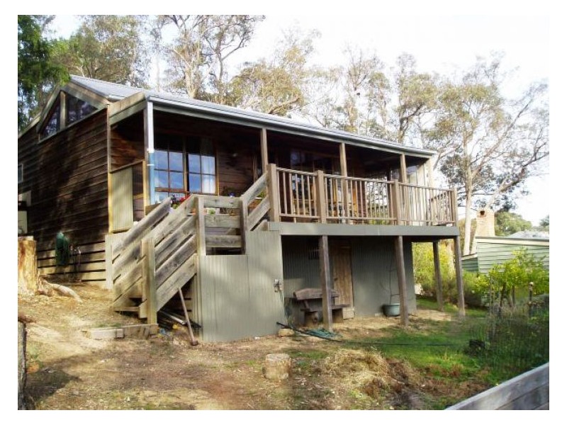 18 Forest Avenue, Hepburn Springs VIC 3461