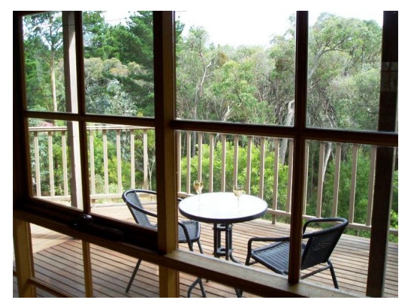 18 Forest Avenue, Hepburn Springs VIC 3461