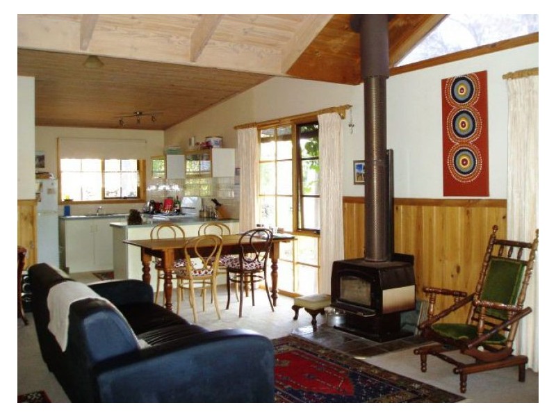 18 Forest Avenue, Hepburn Springs VIC 3461