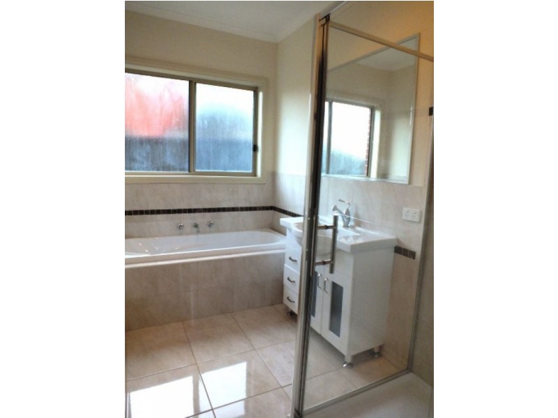 1A Levy St, Ballarat East VIC 3350