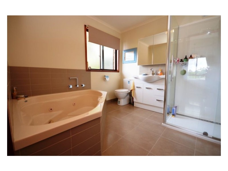 88 Sago Hill Road, Smythes Creek VIC 3351