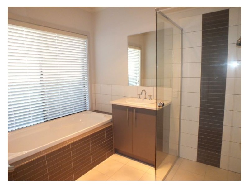 104 Wiltshire Lane, Delacombe VIC 3356