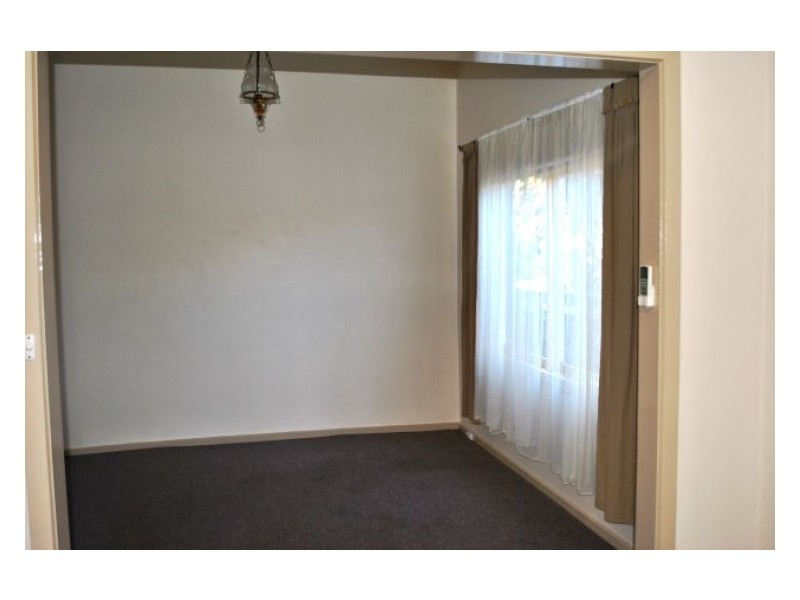 42 Lawrence Street, Beaufort VIC 3373