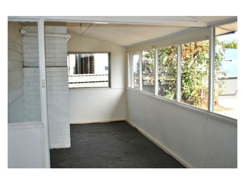 42 Lawrence Street, Beaufort VIC 3373