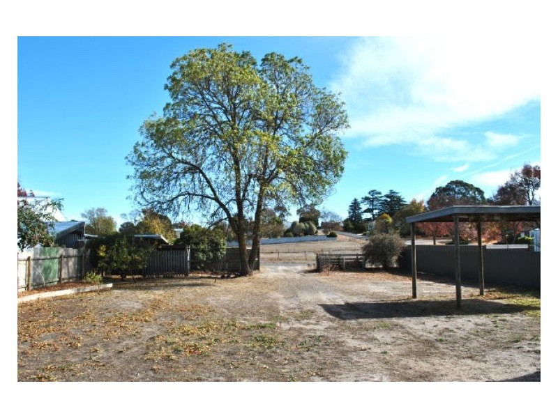 42 Lawrence Street, Beaufort VIC 3373