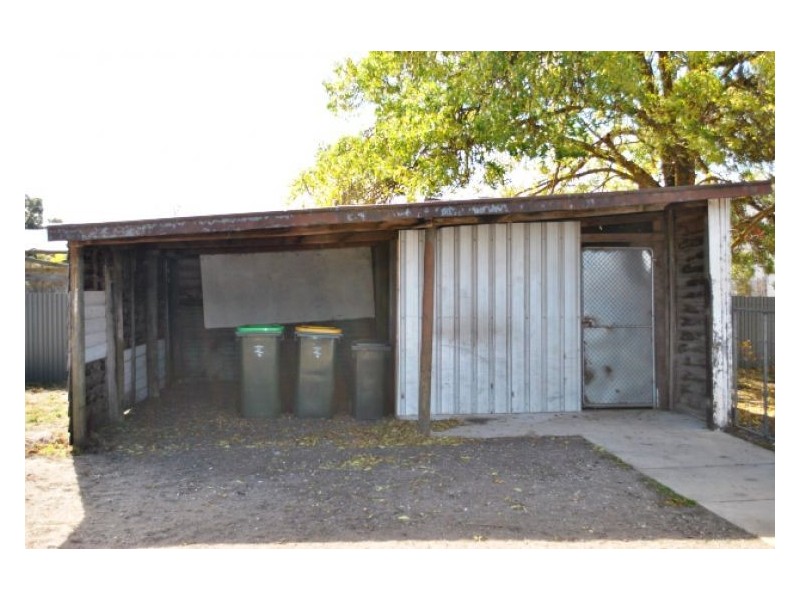 42 Lawrence Street, Beaufort VIC 3373