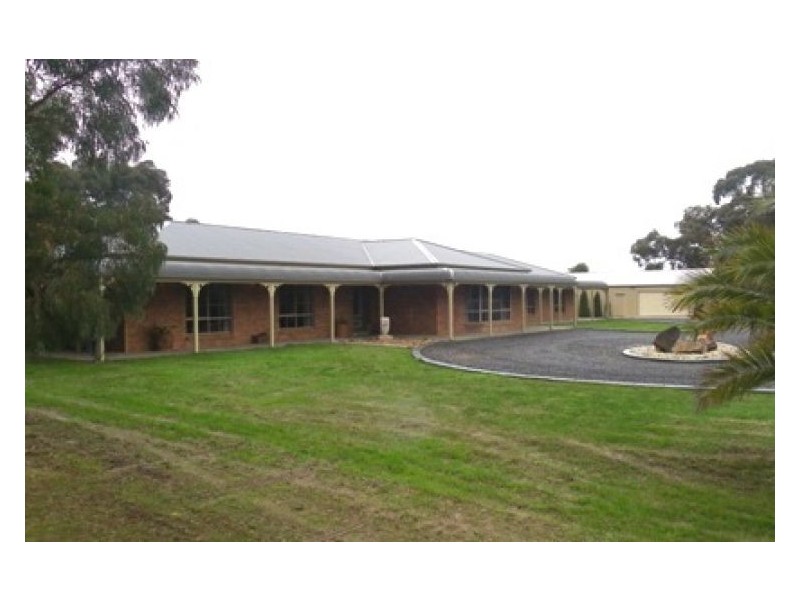 15 Kathleen Court, Haddon VIC 3351