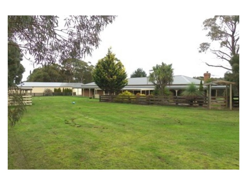 15 Kathleen Court, Haddon VIC 3351