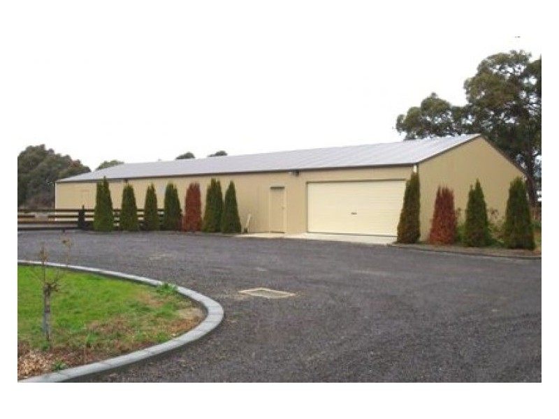 15 Kathleen Court, Haddon VIC 3351