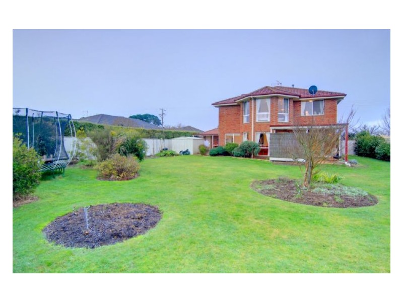 1893 Sturt Street, Alfredton VIC 3350