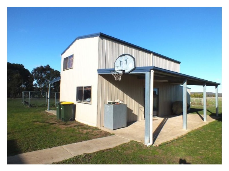 69 Haddon School Road, Haddon VIC 3351