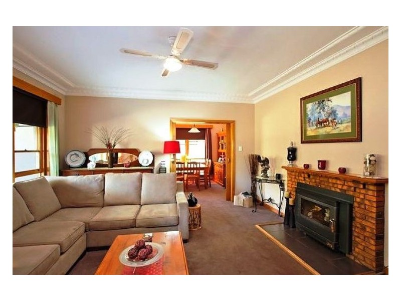 18 Cambridge Street, Creswick VIC 3363