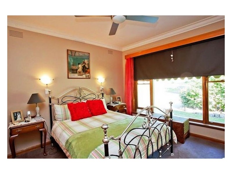 18 Cambridge Street, Creswick VIC 3363