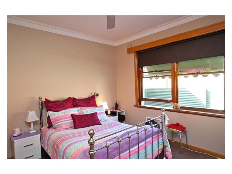 18 Cambridge Street, Creswick VIC 3363