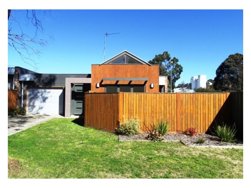 1B Brogden Court, Golden Point VIC 3350