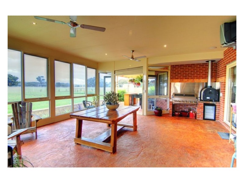 135 Haddon School Road, Haddon VIC 3351